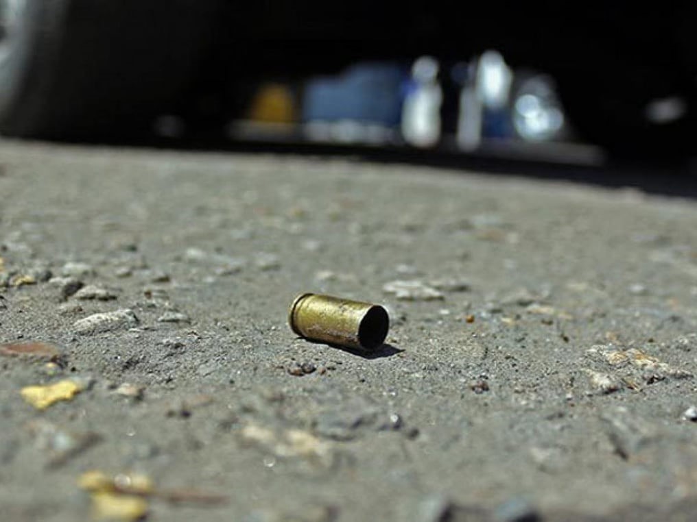 STRANGE BULLET HURTS A MAN WHILE SITTING IN FRONT OF HIS HOUSE « CDE News